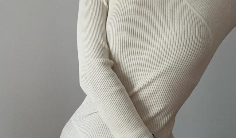 I’m a Minimalist Fashion Editor—20 Simple Dresses That Make Spring Dressing So Easy