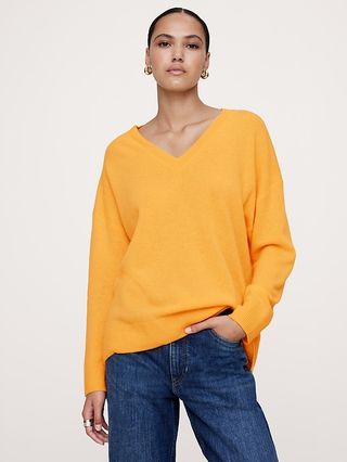 Caro Lightweight Cashmere V-Neck Sweater