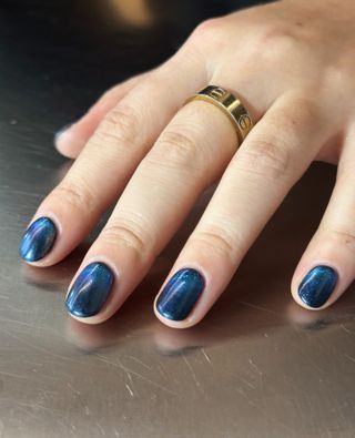 Short navy cat eye nails