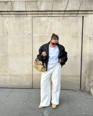 @dinahansen wearing cream jeans