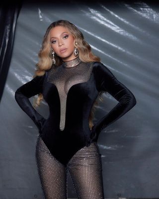 @beyonce blonde highlighted hair