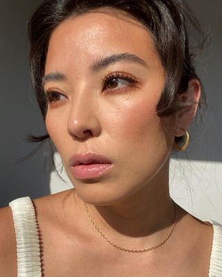 Woman wearing fall makeup trends