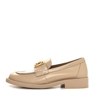 Chanel Shiny Calfskin Cc Loafers 36 Beige White