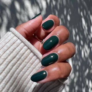 Dark Green Nails