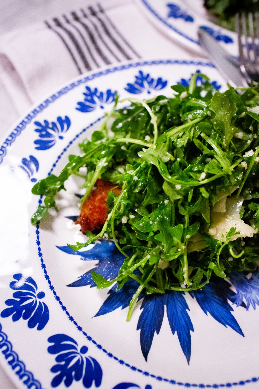 chicken cutlets and arugula salad