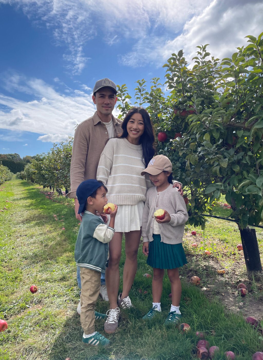 apple picking family pic 2024 lookout farm boston