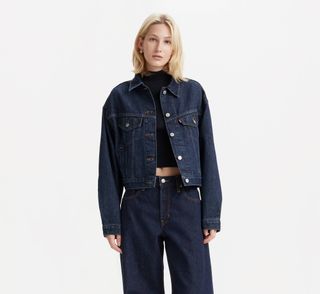 Levi's, Shrunken '90s Trucker Jacket in Remember Together - Dark Wash