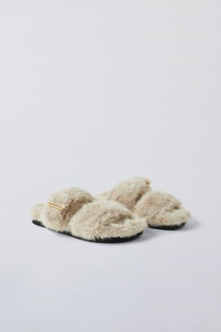 Faux Fur Buckled Slippers