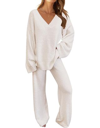 Merokeety Women's 2 Piece Outfits Fuzzy Fleece Pajama Set Long Sleeve Top Wide Leg Pants Loungewear,beige,m