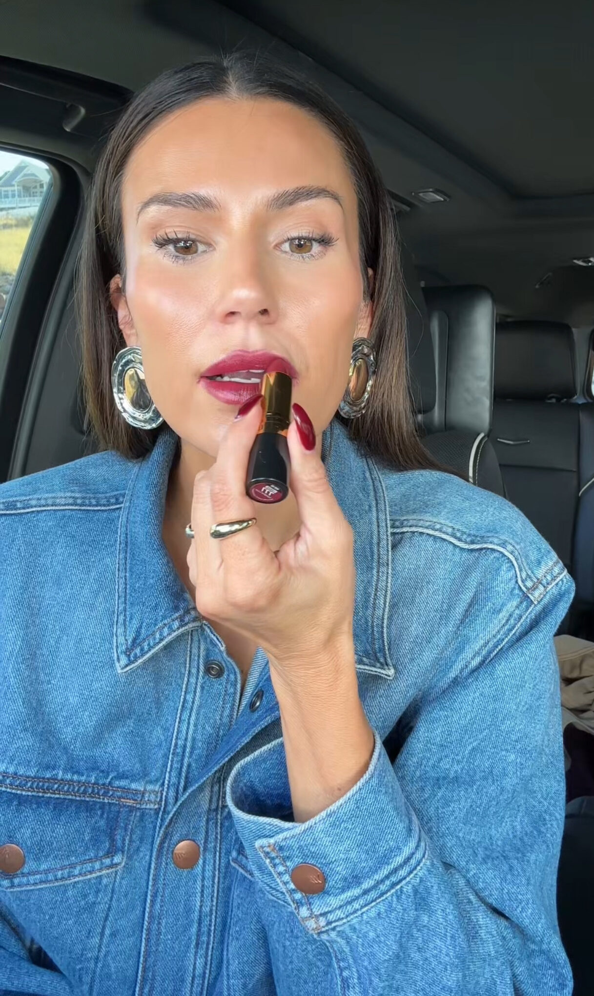 christine andrew applying lipstick, fall lipstick, drugstore lipstick, drugstore beauty, christine andrew beauty favorites, fall lip combo