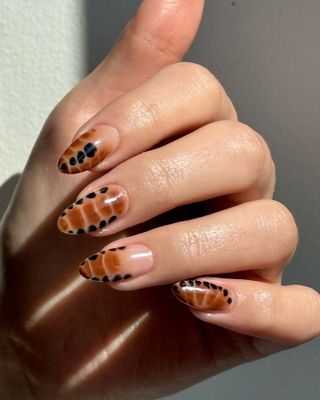 Reptile print nail art