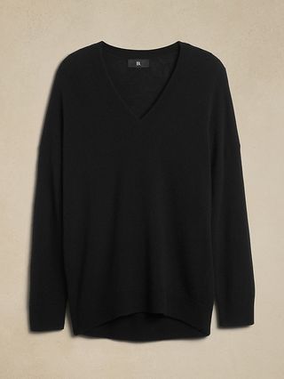 Lightweight Cashmere V-Neck Sweater