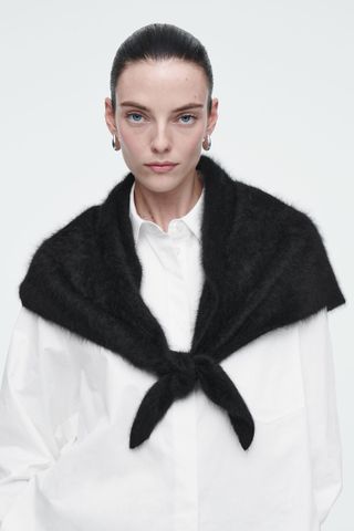 cos, Pure Brushed Cashmere Triangle Scarf