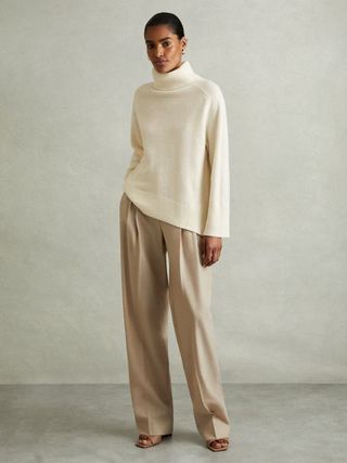 Wool-Cashmere Roll-Neck Jumper in Cream