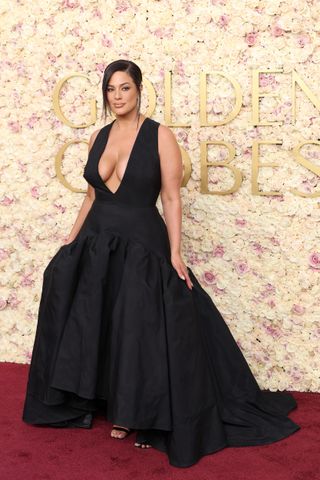 Ashley Graham attends the Golden Globes red carpet