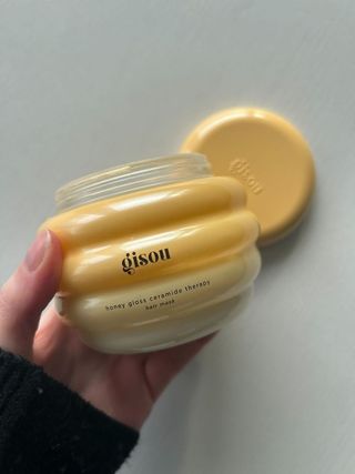 A picture of the Gisou Honey Gloss Ceramide Therapy Hair Mask