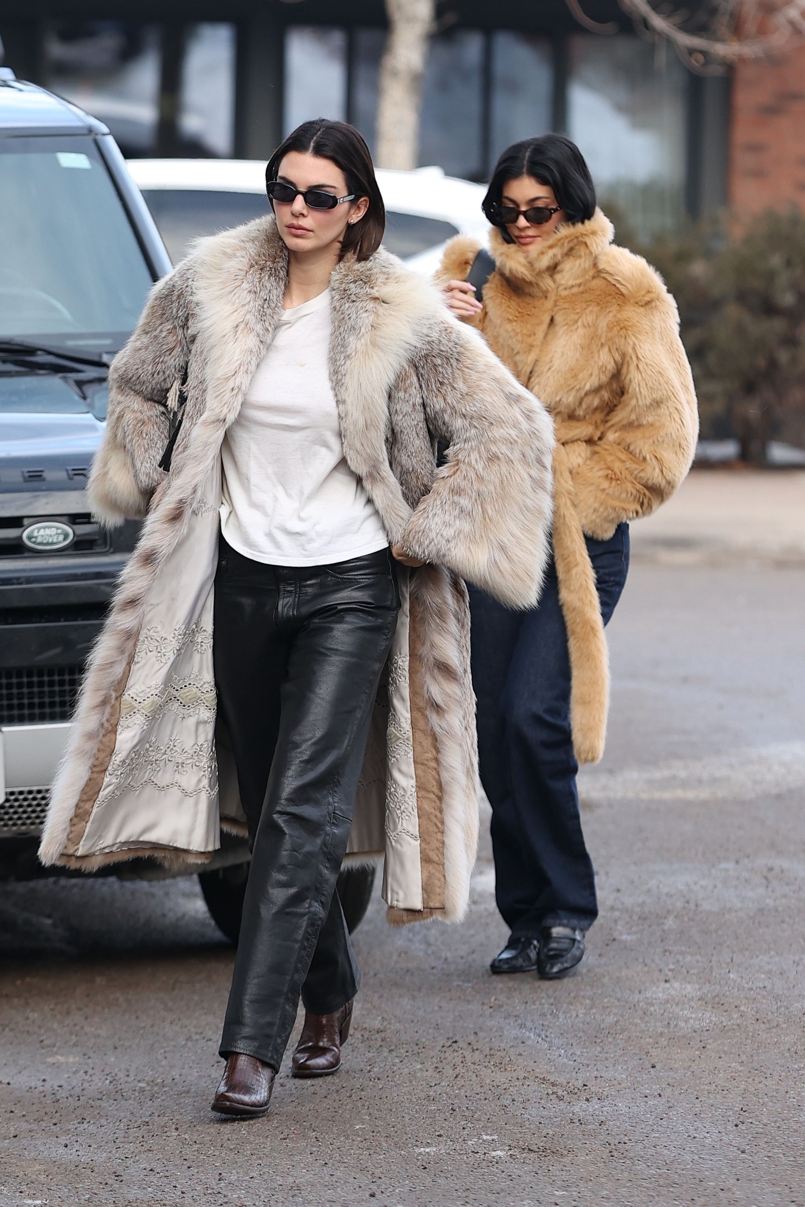 Aspen CO  EXCLUSIVE Sisters Kylie and Kendall Jenner turn heads as they arrive for lunch at the Little Nell Hotel...