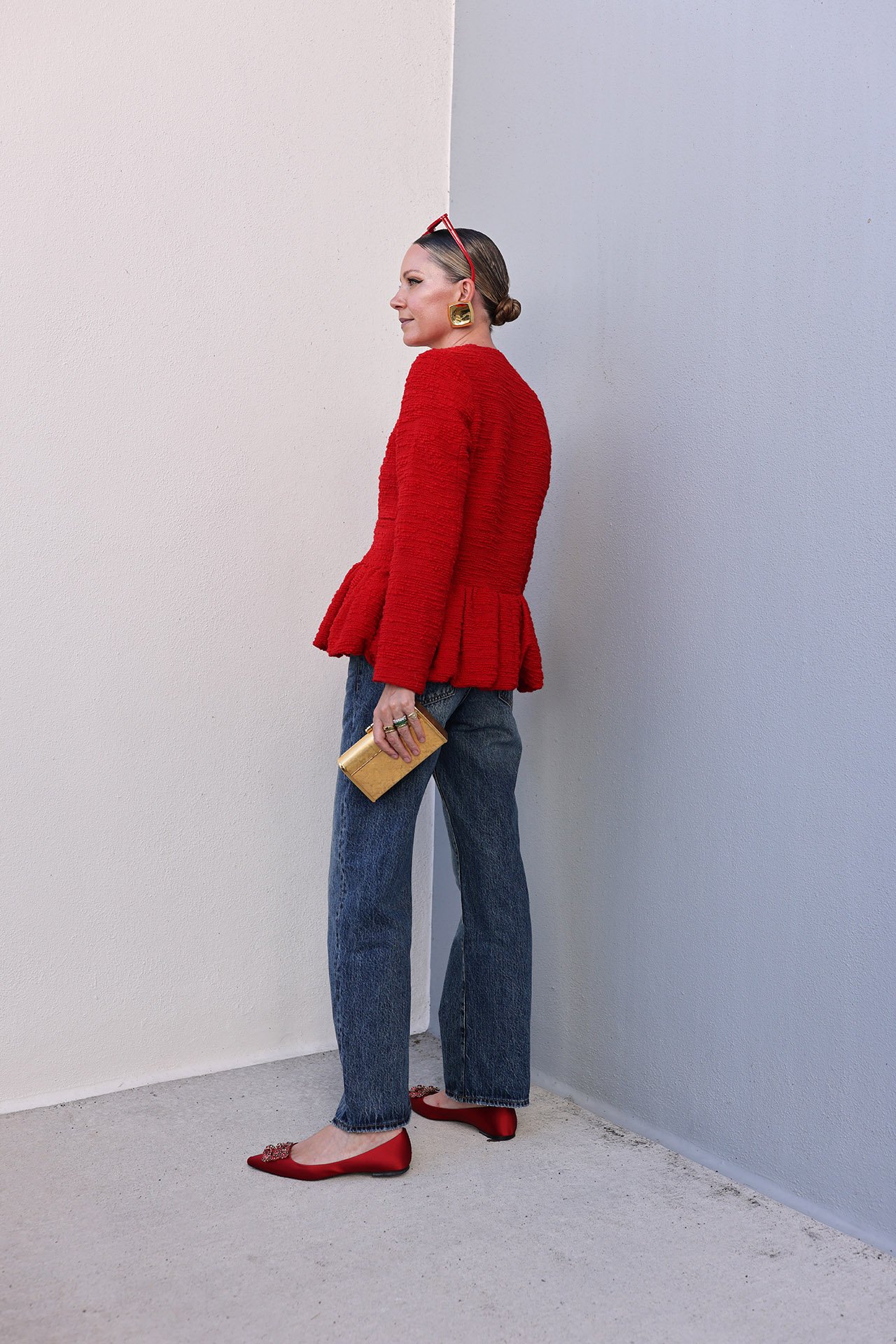 red and denim look, liberowe top, liberowe jacket, roger vivier flats