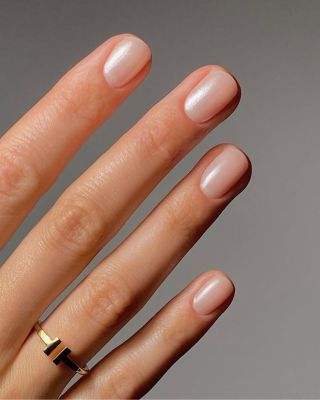 Pearlescent Manicure @matejanova