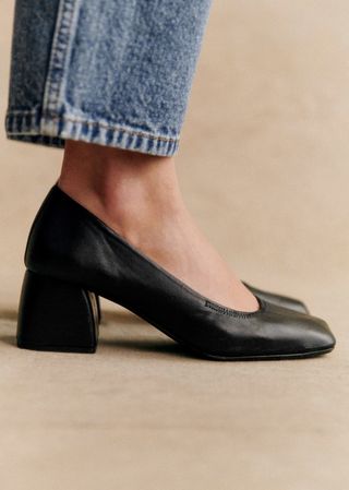 Martina Heel Pumps - Smooth Black - Sheep Leather - Sézane