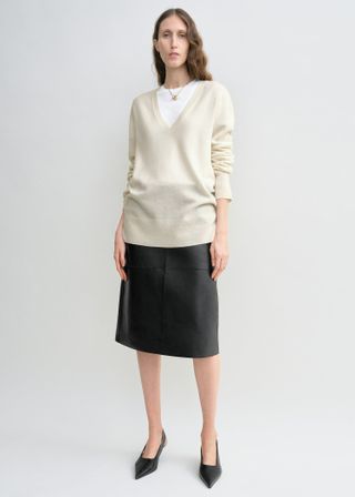 Cashmere V-Neck Knit Ecru