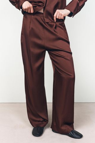 Satin Loose-Fitting Pleated Trousers