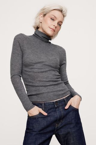 Banana Republic Featherweight Cashmere Turtleneck Sweater 