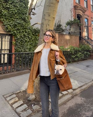 woman wearing spring outfit