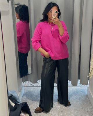 @chiarasatelier wears H&M's coated trousers