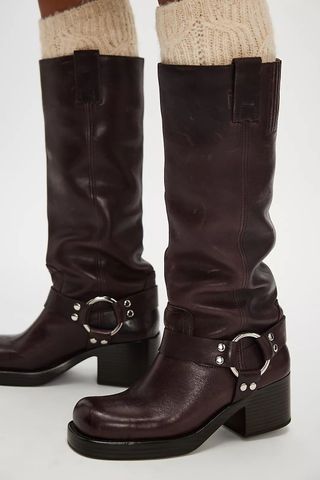 A picture of biker boots, which can be worn with anti-trainer outfits.