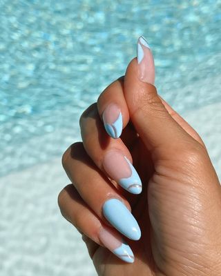 @nailsbyzola